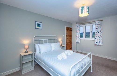 Dulcote Gem 3 Bed 3 Bath Parking & Cathedral Views - Photo 33