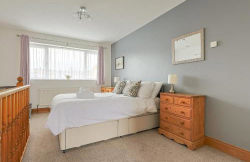 Spacious Self Contained Annexe with Parking - Pass the Keys - Foto 2