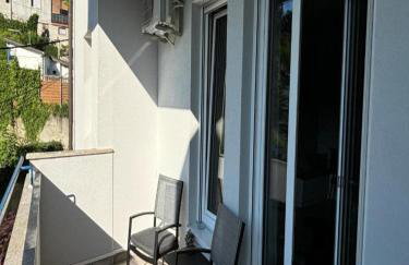 Modern & Charming - Free Private Parking - Foto 26