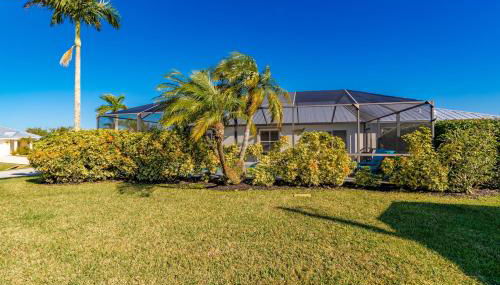 Fishtail Getaway - Photo 5, Garden