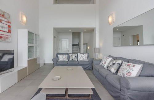 Villa Isabella, Luxury Villa with Heated Pool Ocean View in Adeje, Tenerife - Foto 34