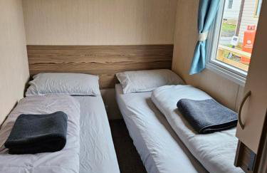 Honey Cottage Caravan Park - Foto 43