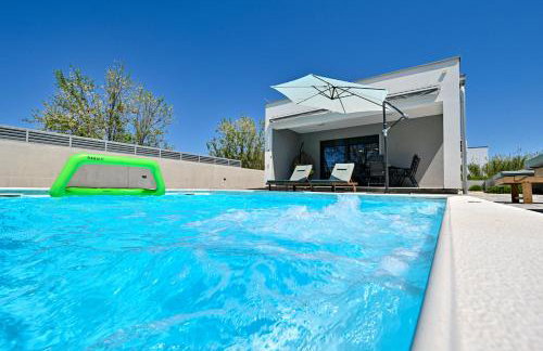 Holiday house Sara with heated pool - Photo 8