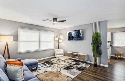 King, Gazebo & Private HotTub~ WestWichita - Photo 2