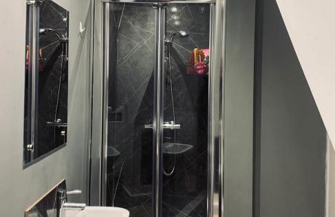 Fantastic Location, Annexe with Hot Tub - Photo 10