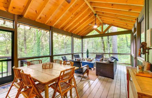 Tranquil Highlands Cottage with Fire Pit and Stream! - Foto 3