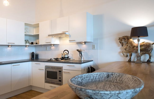 Appealing Apartment in Den Haag With Balcony, Terrace - Photo 23