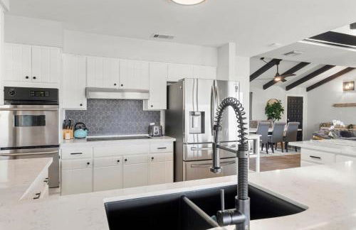 Farm Retreat with Jacuzzi, Fire Pit, Mini Goats, Mini Ponies and Mini Cows - Foto 10