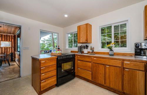 Waterfront Vashon Island Home, Beach Access and View - Foto 10