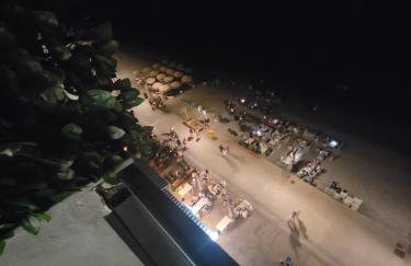 Stylish Rooftop Retreat with Hot Tub with Loutraki Beach - Foto 11