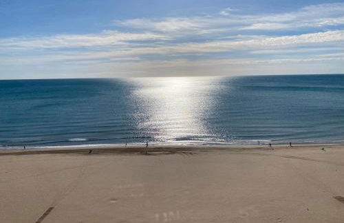 The beach and the sea in front of you - Photo 13