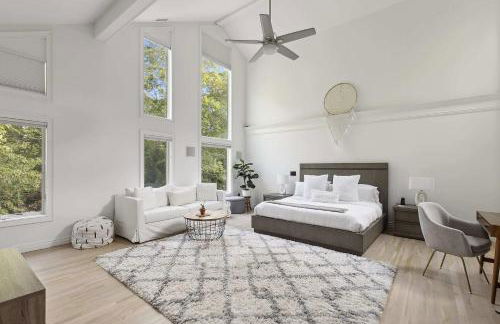 Wainscott Woods by Rove Travel - Luxe Estate with Pool - Foto 17