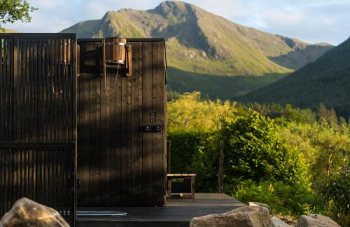 Forest Corner Luxury Home with Hot Tub - Foto 33