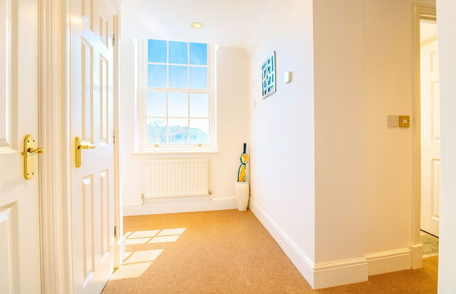 St Andrews Apartments - Photo 2