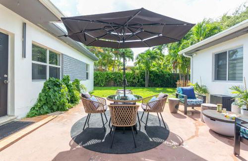 Serene Cottage Retreat Ideal for Couples & Solo Travelers - Photo 6