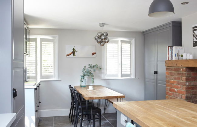 Gothic Cottage Hot Tub Fire Pit Pizza Oven Gas Bbq - Foto 9