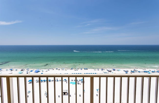Wondrous Oceanfront Condo with Free Poolside WiFi - Unit 1105 by RedAwning - Foto 26
