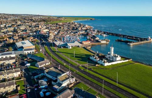 Sea View Luxury Apartment 3 bedrooms Free Parking - By Coast Apartments - Photo 19