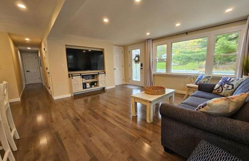 Stay a While in Niantic, Comfort by the Coast - Foto 12