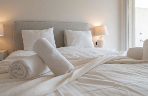 Newly Built 3 BDRM Luxury Apt Close to the Beach - Photo 29