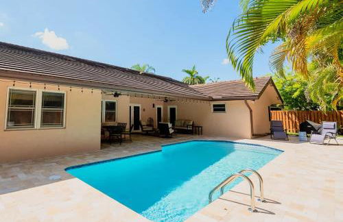 Poolside Miami Paradise with BBQ & Outdoor Lounge - Foto 1