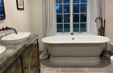 Stunning Countryside House with Pool and Hot Tub - Foto 5