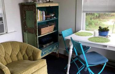 Serene Tiny House with a Big Charm for Glamping in Virginia - Photo 41