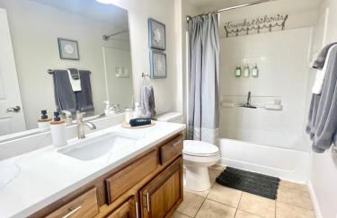 Supreme updated Hawkridge Condo - Foto 13