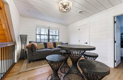 Smokys Landing Disc Golf Game Room Hot Tub - Photo 26