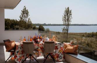 luxuriöse Villa Möwengeflüster - 220qm große Ferienwohnung für bis zu 8 Gästen mit Sauna direkt am Goitzschesee - Foto 2