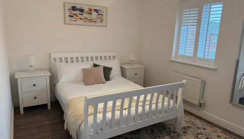 Luxury Contractor 4 Bed Home Sleeps 8 Cardiff Airport Parking - Foto 3