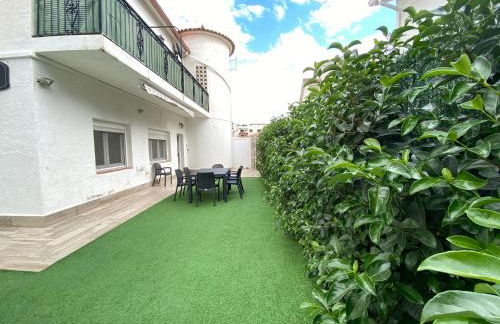 Sol Cavet con jardin Portaventura - Photo 32