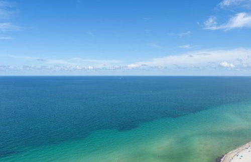 Luxury Living on the Beach with Resort Amenities - Photo 10