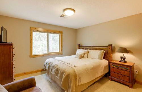 Indoor Entertainment Forested Sunriver Retreat! - Foto 16