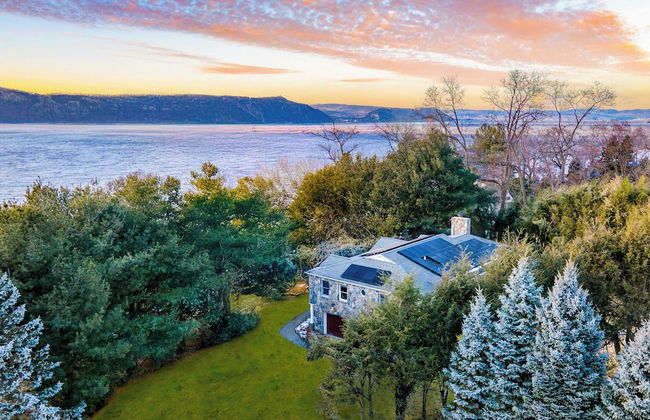 Hudson River Views + Firepit, Patio, Dog Run, Game Room Stone Manor - Photo 1