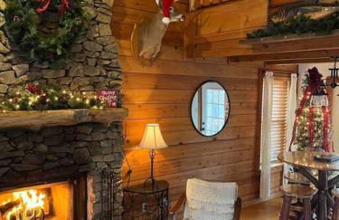 Cozy Cabin Smoky Mountains - Hot tub, pool, & golf - Foto 31