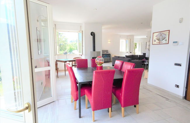 Villa Oliveto with Pool and Lake view - Photo 16