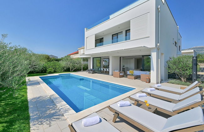 5-bedroom Villa Near Split With Pool - Foto 1