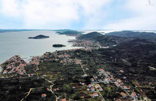 jm-Sutomišćica-holiday house on the beach - Photo 25