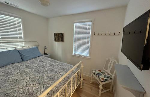 Maplewood Cottages 2 - Photo 2