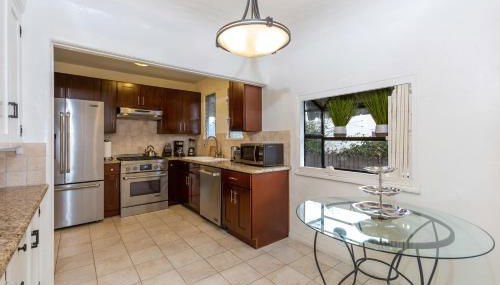 Renovated Spanish 3BD 2BA near Beverly Hills - Foto 5, stove, dishwasher, toaster