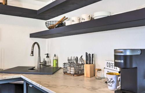 Shared Dock and Seasonal Pool Lakefront Grove Cabin - Foto 16