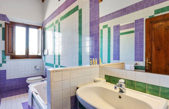 Empoli Villa With Private Pool - Photo 18