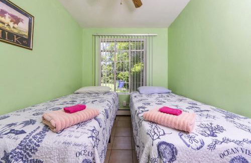 Charming Waterfront Cabin Cabin - Photo 25