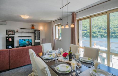 Villa Dorijana, a beachfront holiday home - Foto 13