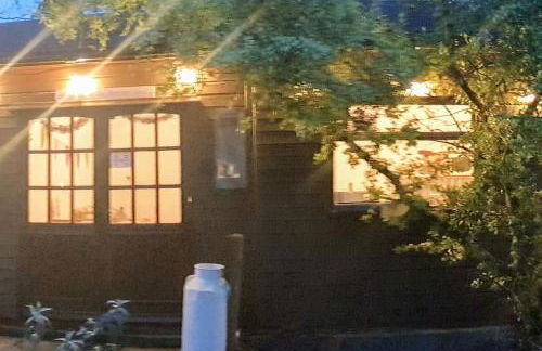 The Potting Shed near Tenby, 100" Projector, Four poster bed, On-site HOT TUB access via Spa Pack - Photo 18