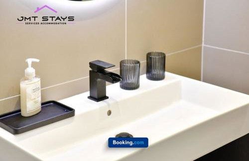 premium Offer for Extended Stays by JMT Stays l Swansea Short Lets and Serviced l With Private Parking - Foto 2