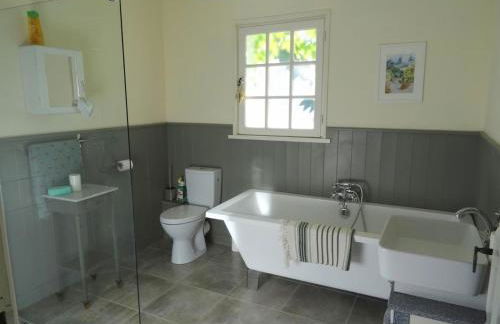 4 Bed-Sleeps 8-Aircon-Garden-Pool-Parking - Foto 8