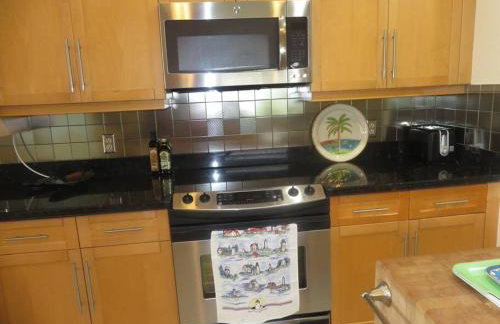 Spacious villa, pool, water views, walk to beach - Foto 17