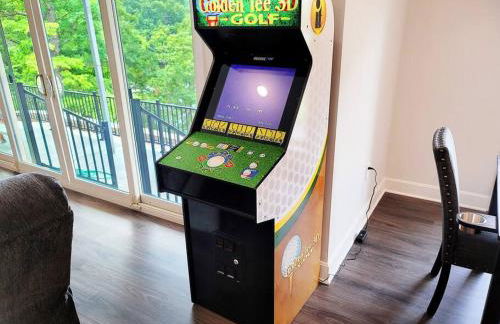 Magazine-Featured Mansion, Golf Green, Casino, etc - Foto 14